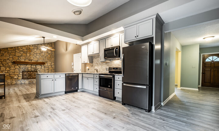 Property Photo: 505 Pheasant Run IN 46077