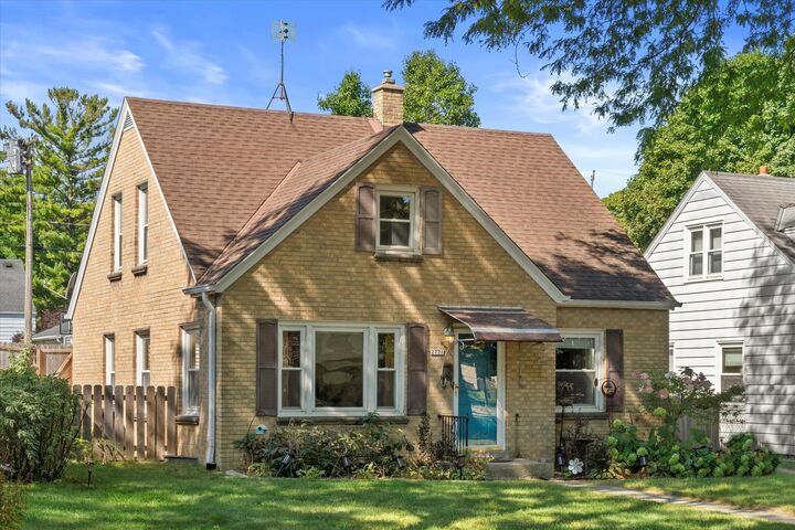 2771 N 81st St  Milwaukee WI 53222 photo