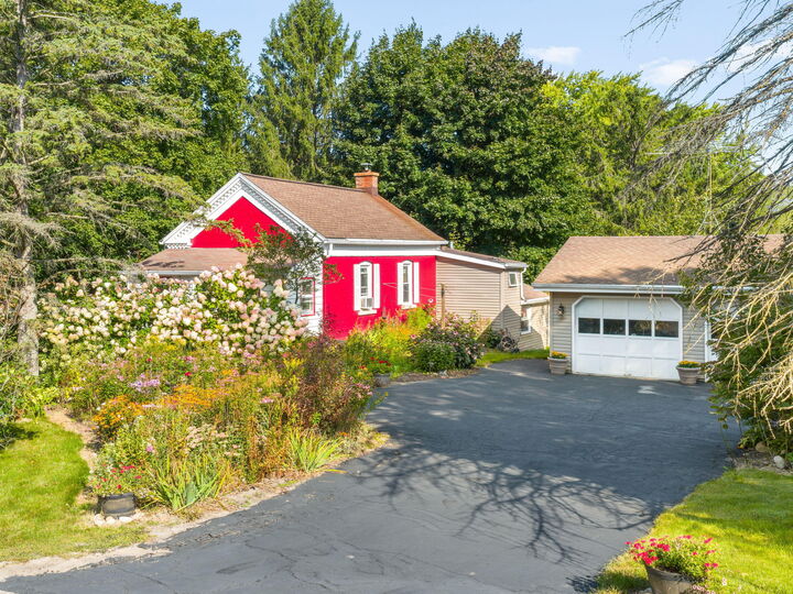 Property Photo:  2896 E Moraine Dr  WI 53040 
