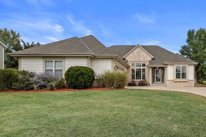 614 Stoecker Farm Ave  Mukwonago WI 53149 photo