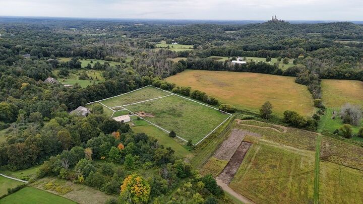 Property Photo:  1507 Saint Augustine Rd  WI 53027 