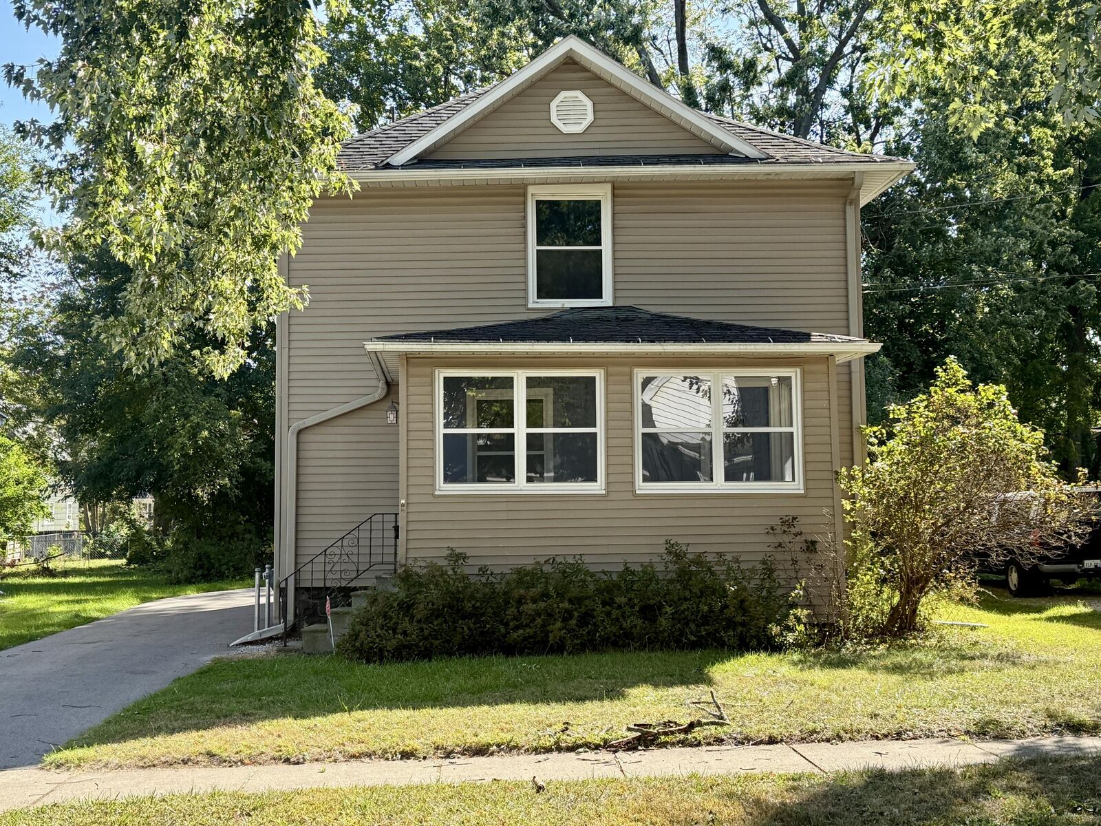 Property Photo:  613 Gilbert Street  MI 49202 