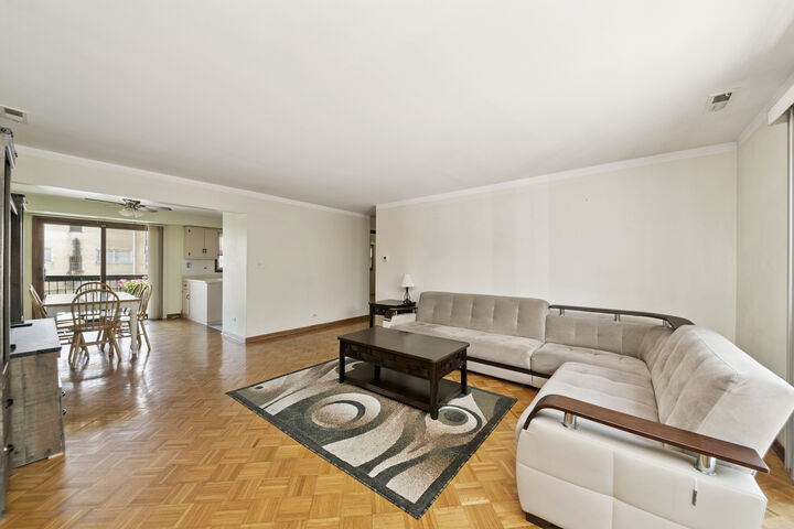 Property Photo:  3207 N Pontiac Avenue 2S  IL 60634 