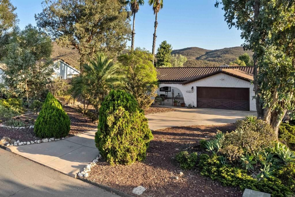 Property Photo:  25811 Bellemore Drive  CA 92065 