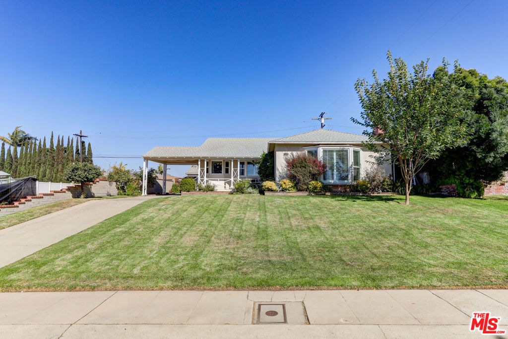 Property Photo:  8008 El Manor Avenue  CA 90045 