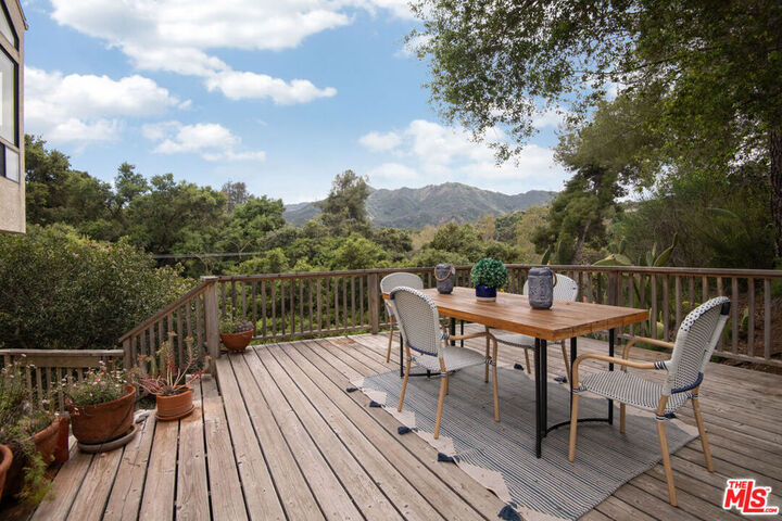 Property Photo: 1639 Oak Drive CA 90290