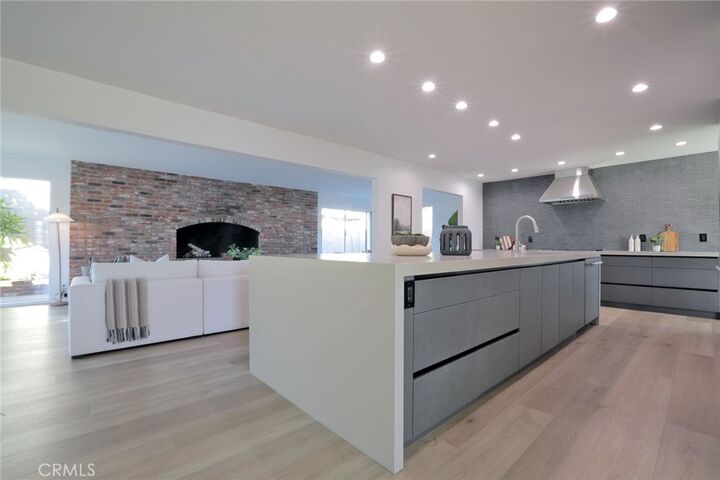 Property Photo: 418 E Bay Street CA 92627