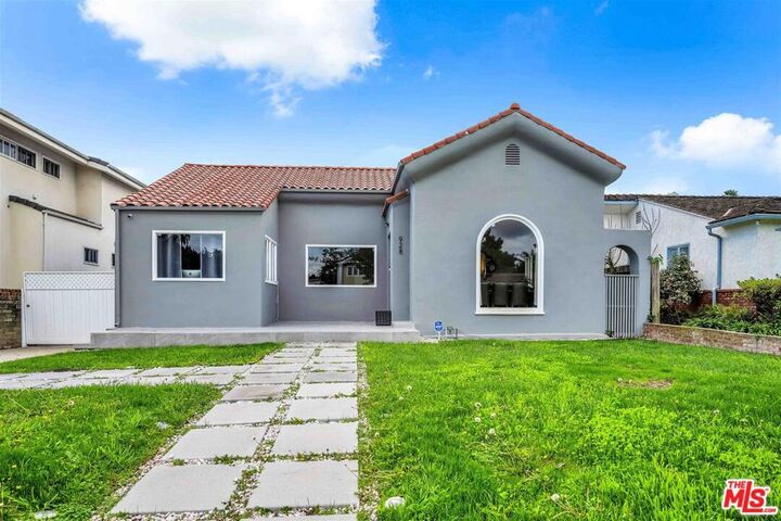 Property Photo:  928 26th Street  CA 90403