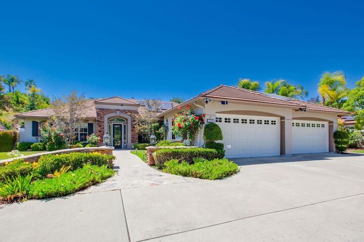 Property Photo:  2209 Eucalyptus Ave  CA 92029 