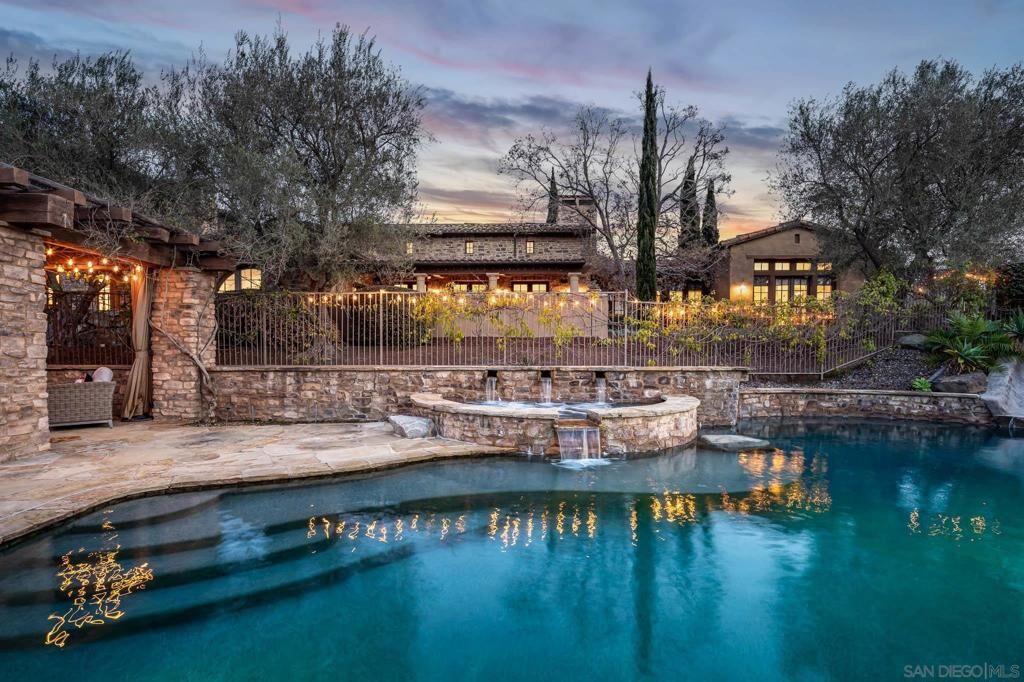 Property Photo:  14662 Encendido  CA 92127 