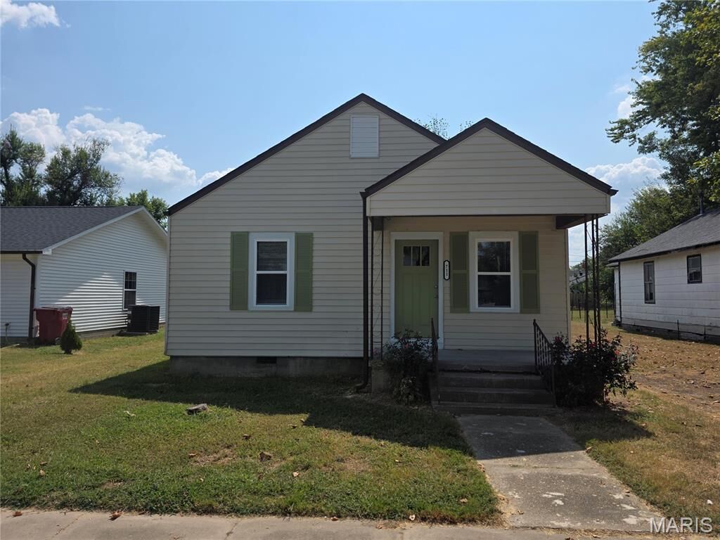 Property Photo:  711 E Kathleen Street  MO 63801 