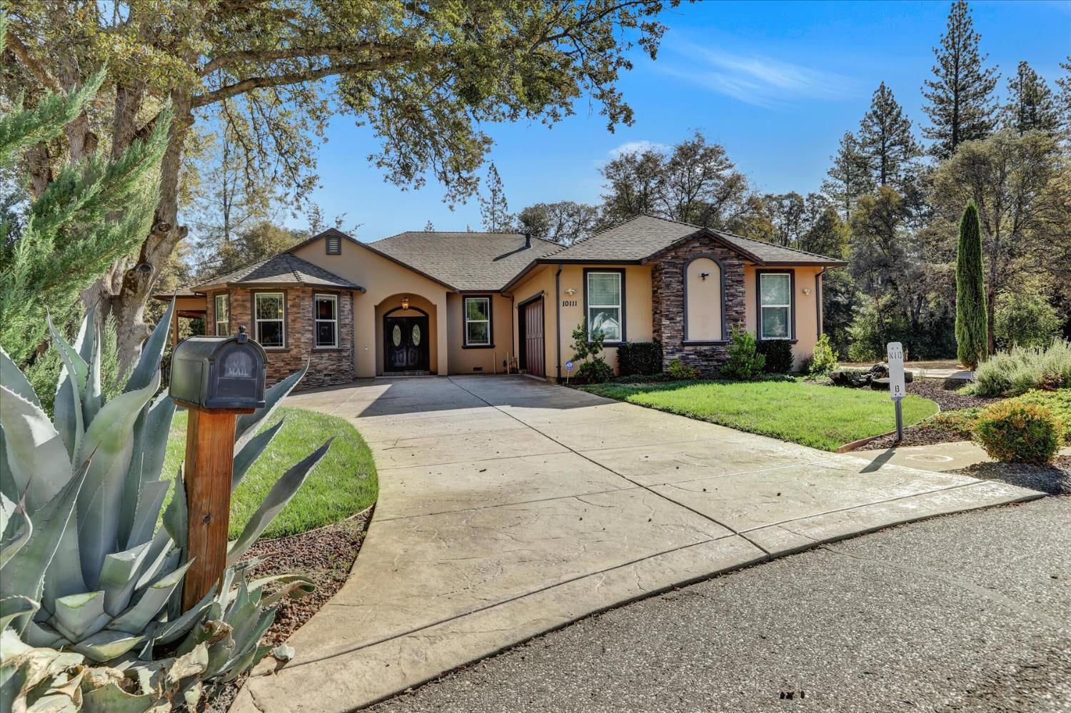 Property Photo:  10111 Valley Oak Court  CA 95946 