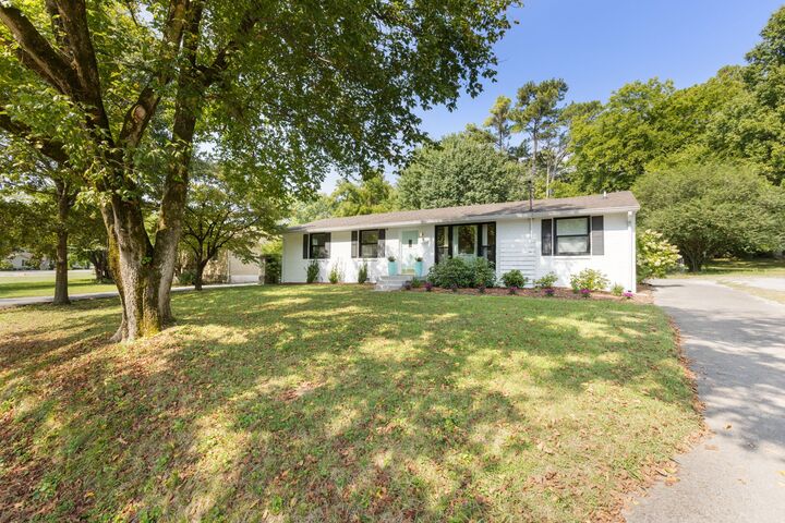 Property Photo: 4815 Milner Dr TN 37211