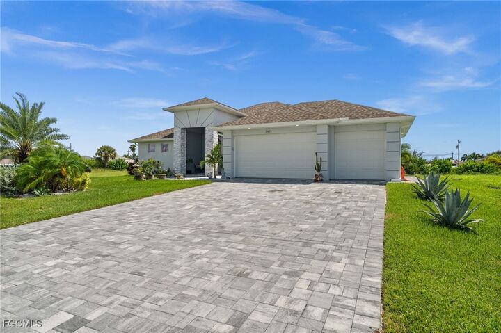 Property Photo:  2623 SW 21st Avenue  FL 33914 
