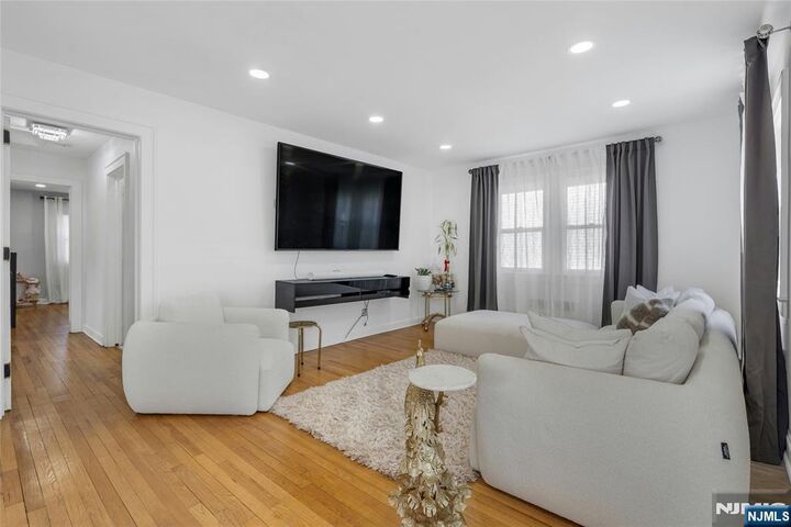 Property Photo:  1146 Roosevelt Avenue  NJ 07646 