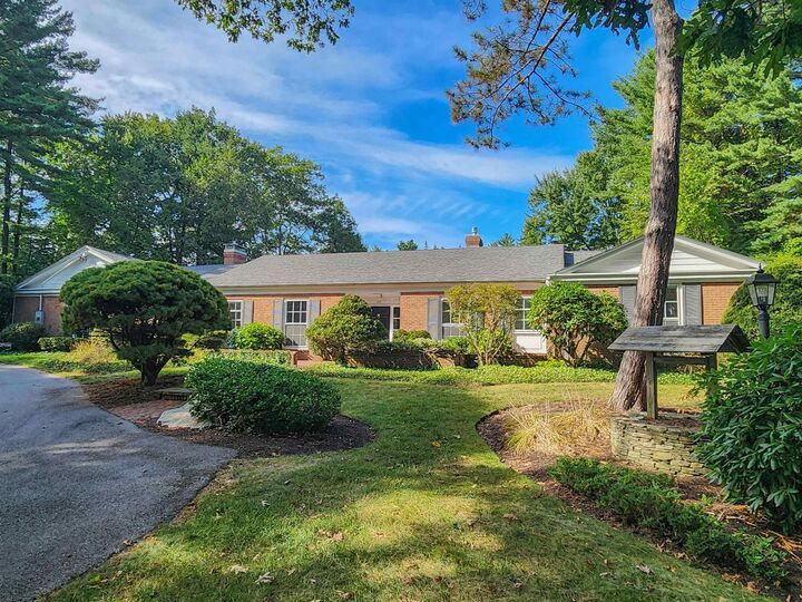 Property Photo: 120 Ledgewood Road NH 03104