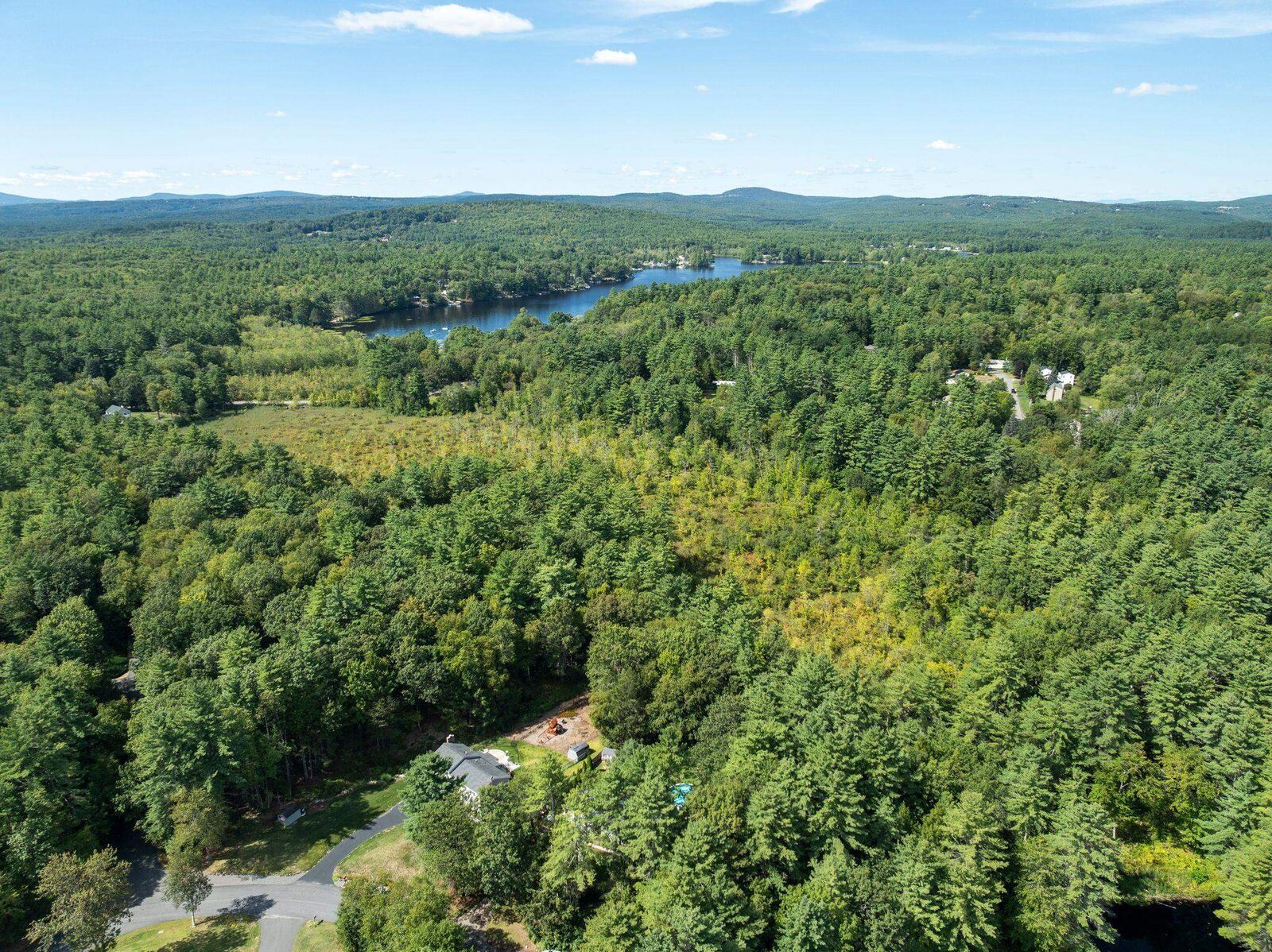 Property Photo:  30 Beebe Lane  NH 03054 