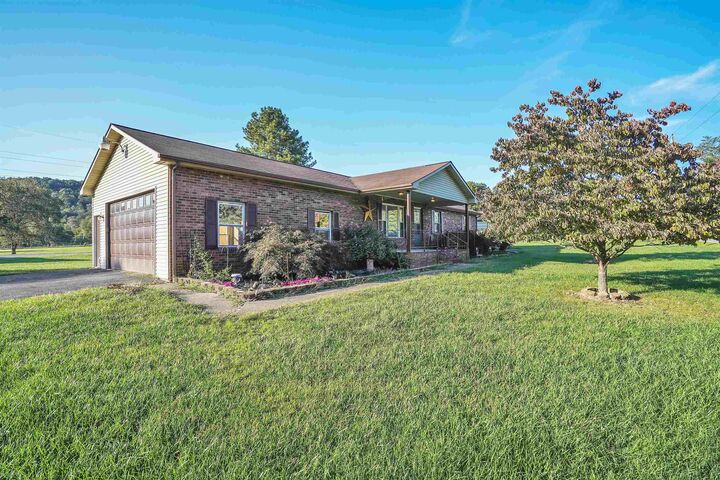 Property Photo: 400 Risley Circle VA 24093