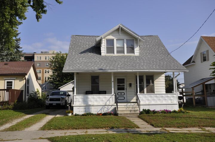 Property Photo:  19 6th Street NW  MN 55901 