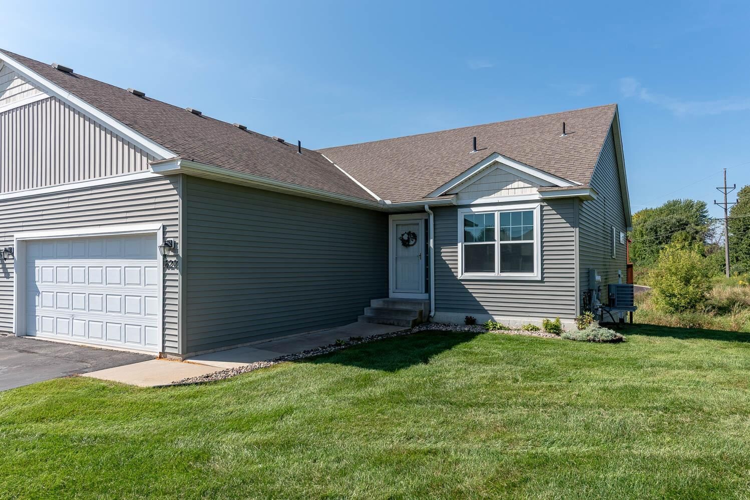 Property Photo: 620 Tomahawk Court MN 56063