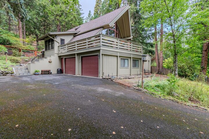 Property Photo:  355 Granite Street  OR 97520 