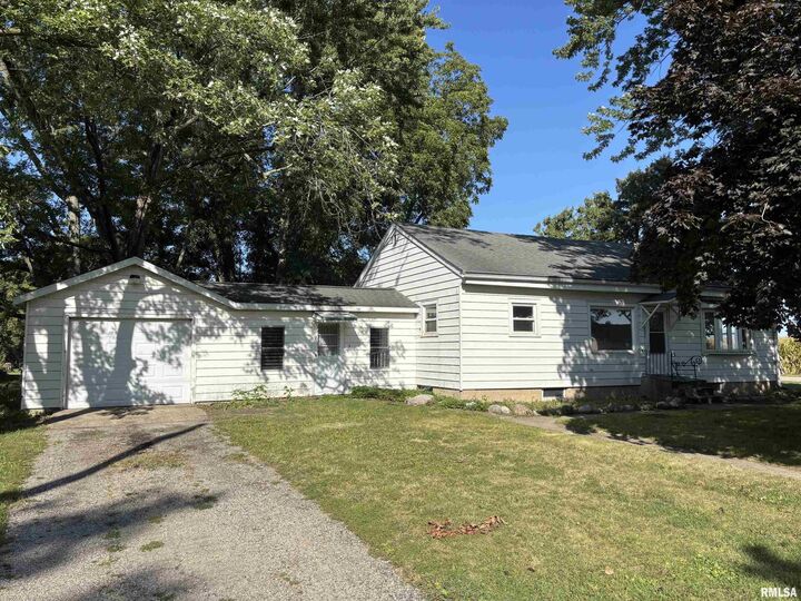 509 Pine Street  Varna IL 61375 photo