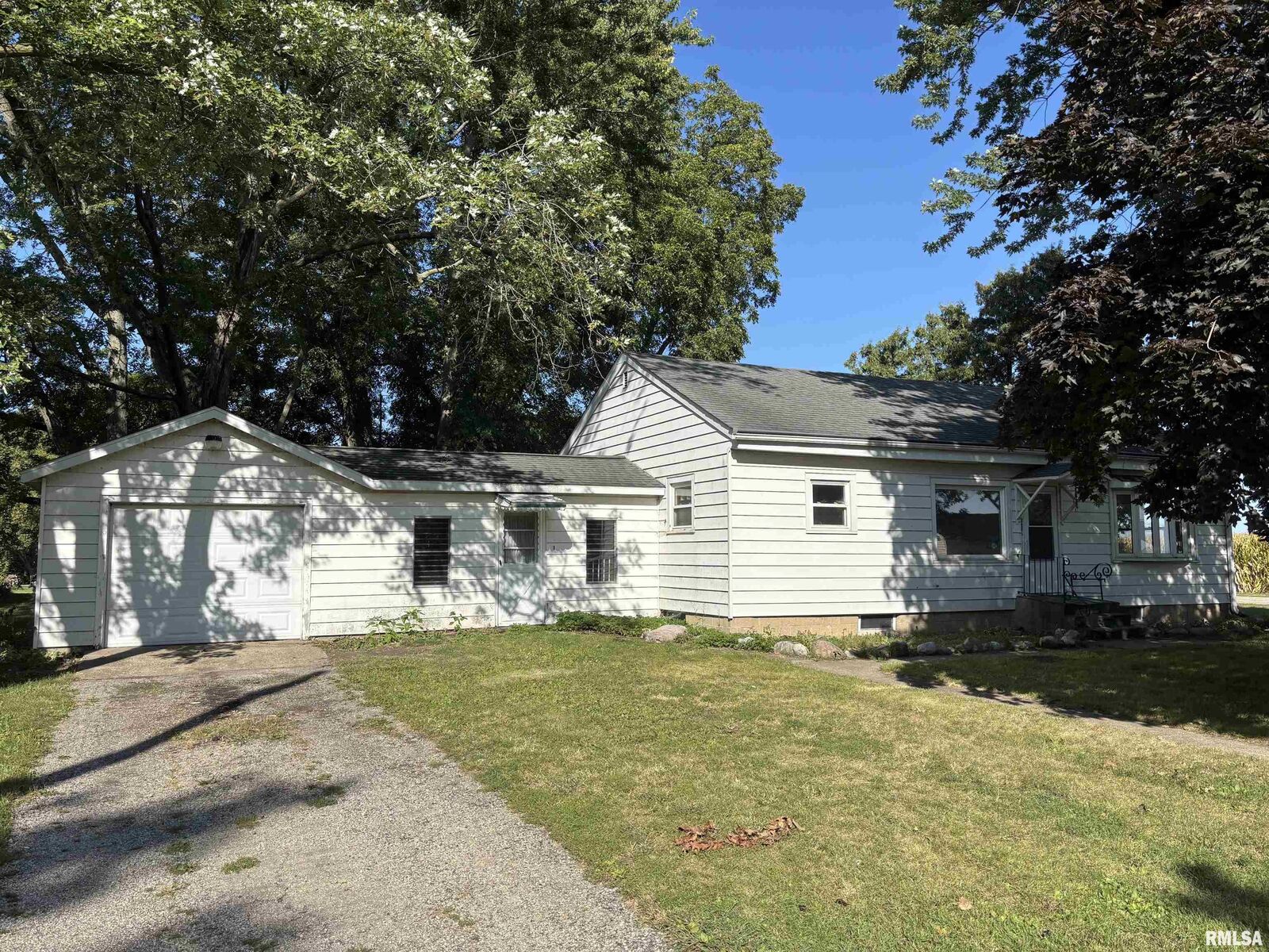 Property Photo:  509 Pine Street  IL 61375 