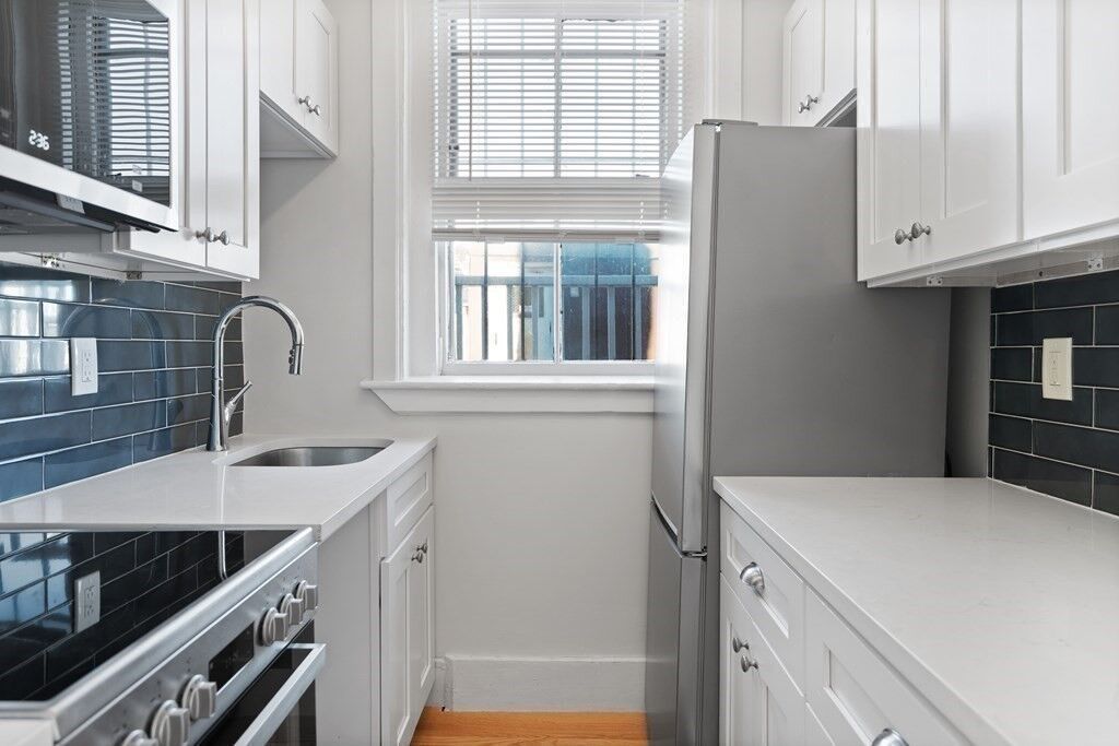 Property Photo:  35 Grove Street 10  MA 02116 