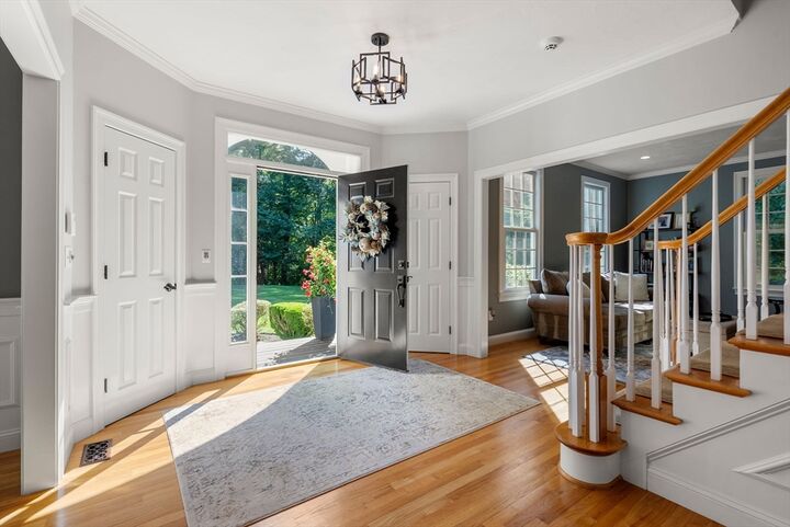 Property Photo:  9 Wentworth Drive  MA 01772 