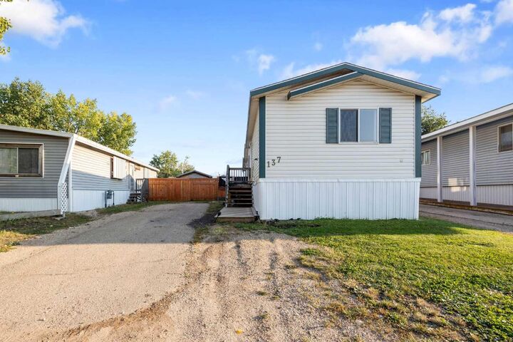 137 Grenfell Crescent  Fort McMurray AB T9H 2M4 photo