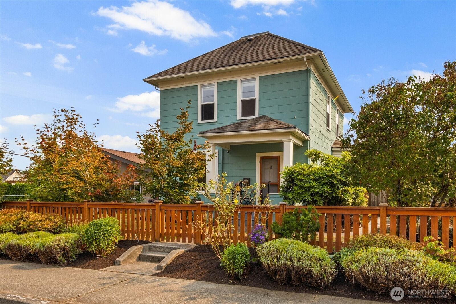 Property Photo: 2307 Fulton Street WA 98201