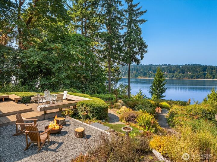 Property Photo:  7777  Hansen Road NE  WA 98110 