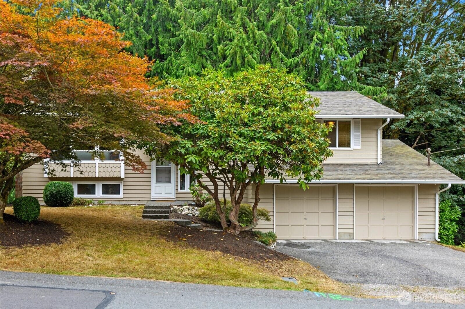 Property Photo:  8820  194th Street SW  WA 98026 