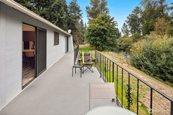 Property Photo: 1519 22nd Street NE 1533 WA 98002