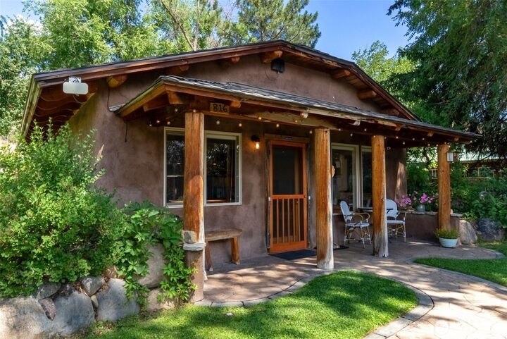 816  Castle Avenue  Winthrop WA 98862 photo