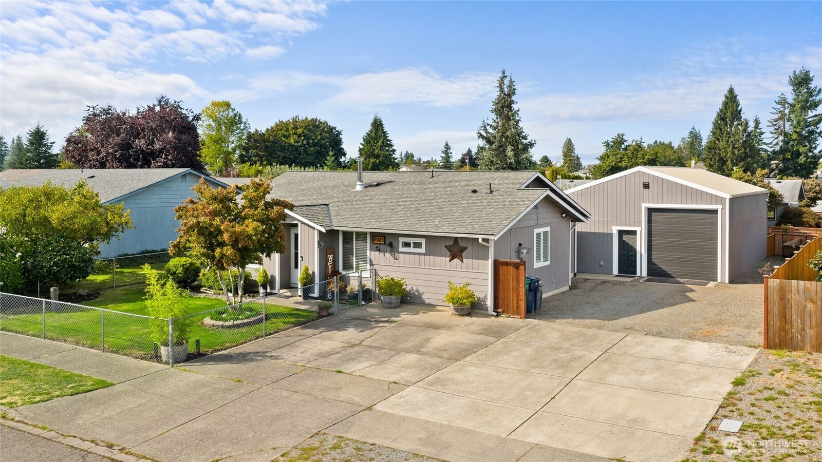 Property Photo:  2985  Sun Mountain Drive  WA 98022 