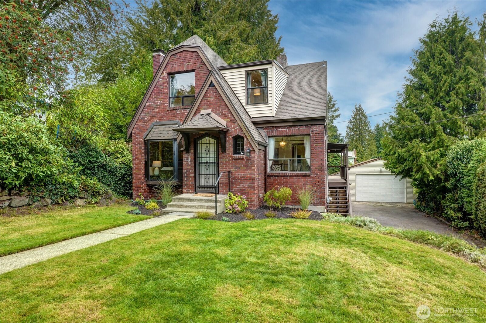 Property Photo: 1514 NE 95th Street WA 98115