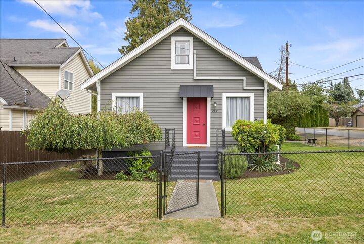 Property Photo: 2121 74th Street SE WA 98203