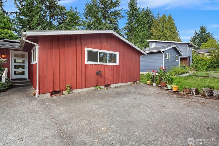 Property Photo:  2020 NE 102nd Street  WA 98125 