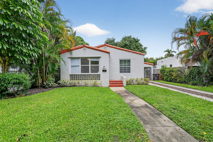 Property Photo: 2817 Poinsettia Avenue FL 33407