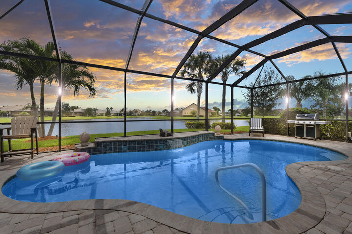 Property Photo: 336 SE Courances Drive FL 34984