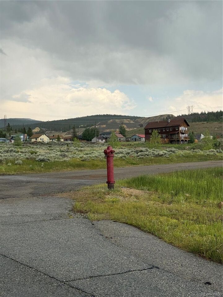 Property Photo:  627 E 8th Street  CO 80461 