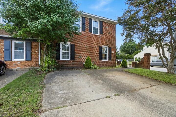 Property Photo: 1501 Stonemoss Ct VA 23462