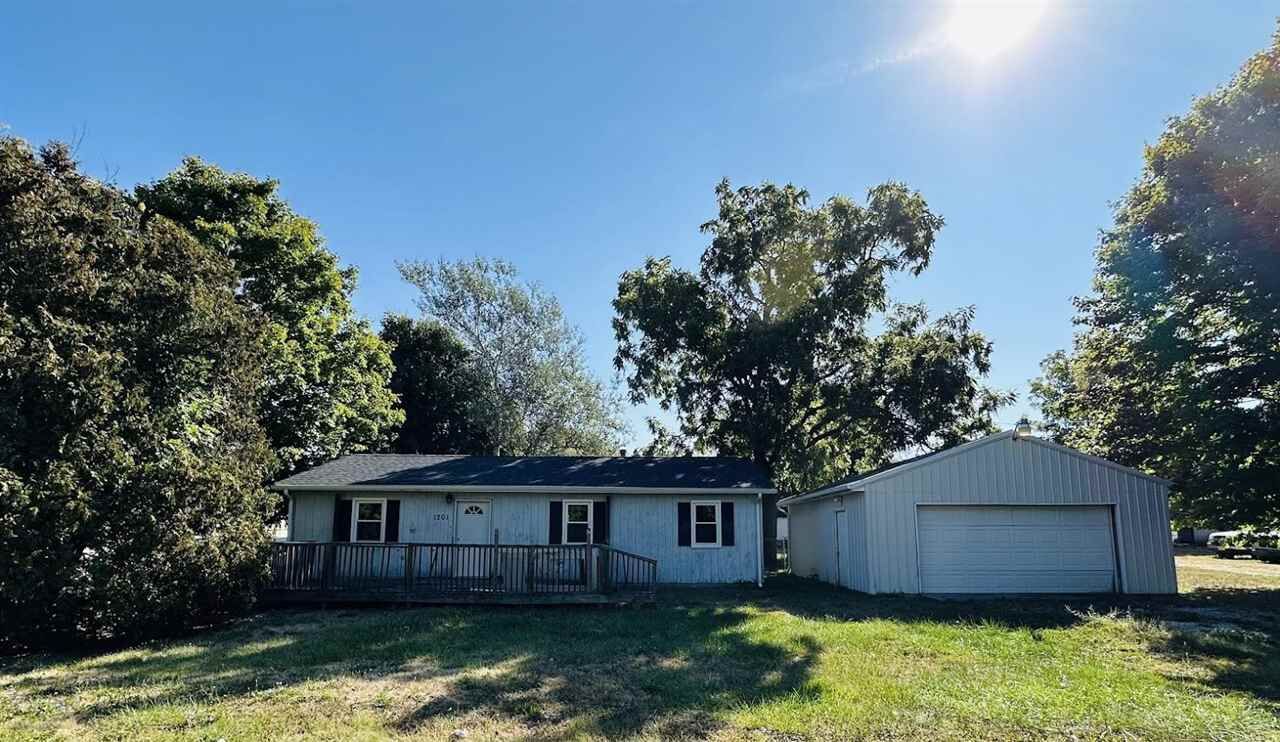Property Photo:  1201 Parry Street  IN 47374 