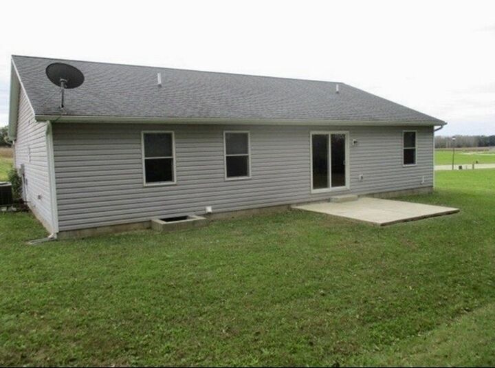 Property Photo:  210 Sunset Ave  IN 47330 