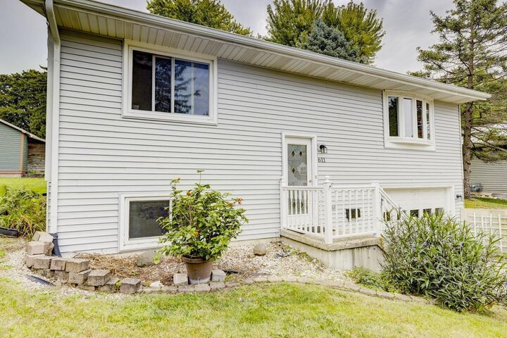 Property Photo:  611 Blaine Street  WI 53534 