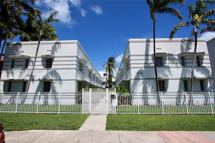 Property Photo: 1525 Pennsylvania Ave 17 FL 33139