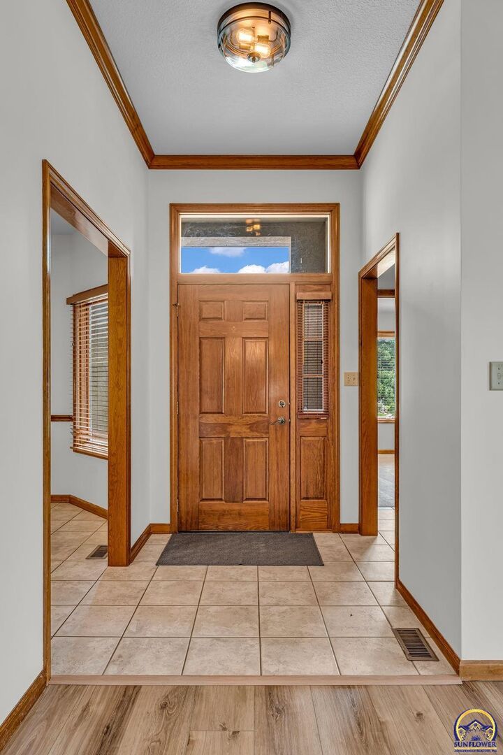 Property Photo: 2433 SW Camelot Pl KS 66614