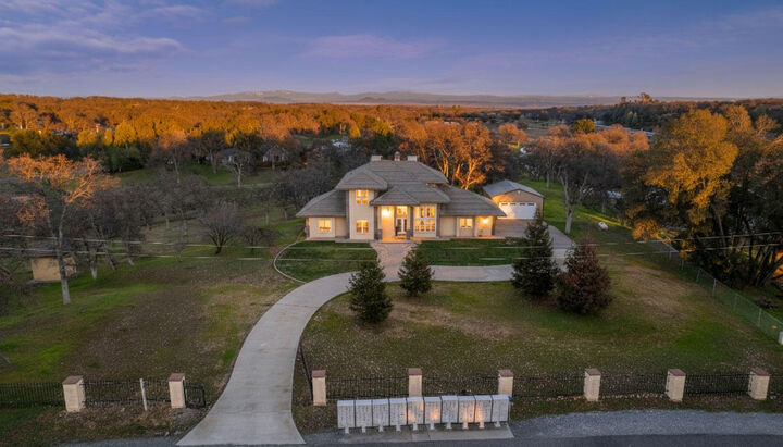 14860 Oak Knoll Drive  Red Bluff CA 96080 photo