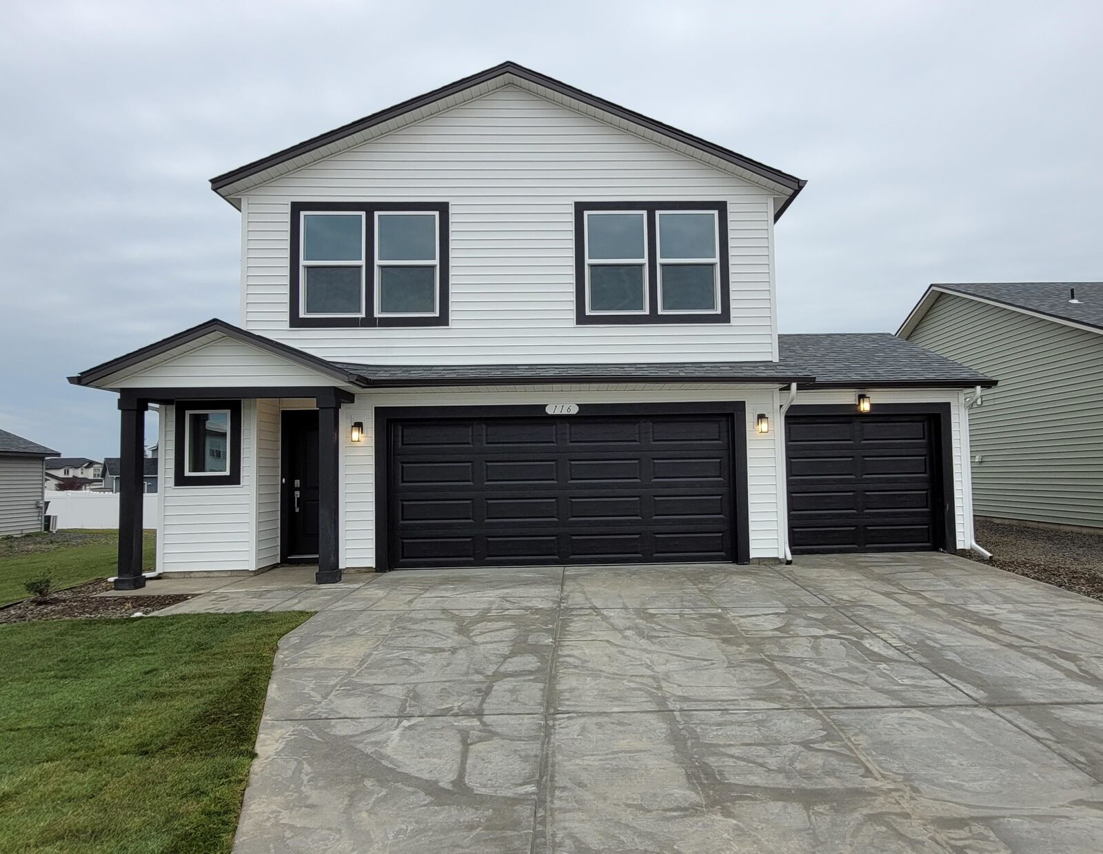 Property Photo:  116 S Country Club Dr  WA 99006 